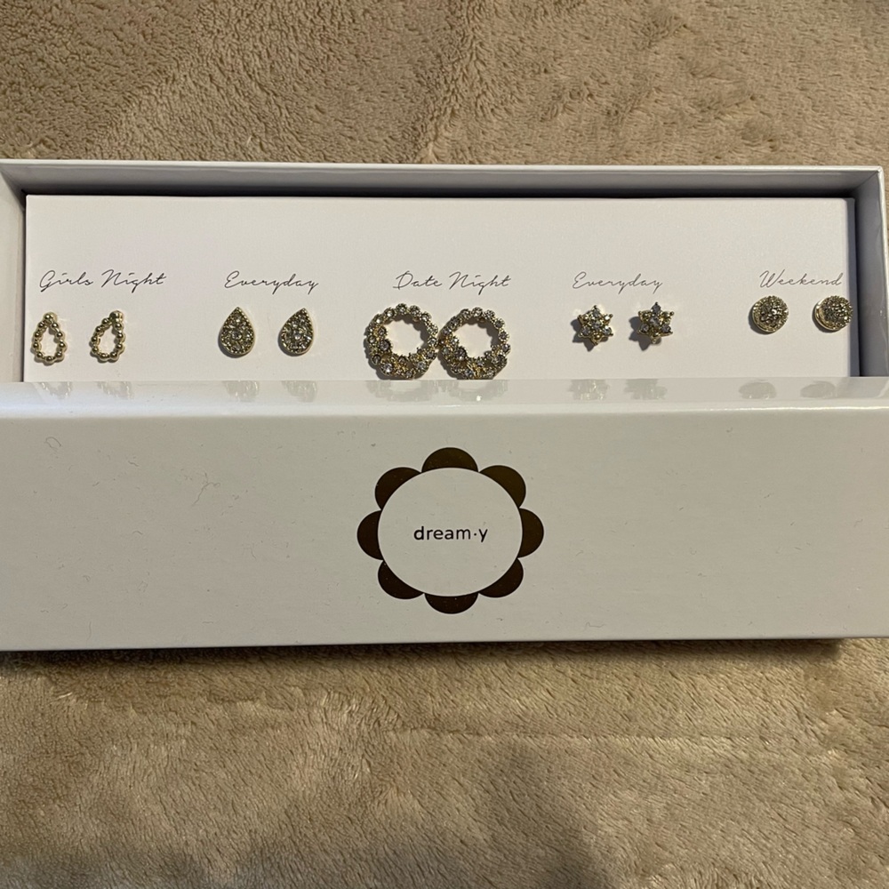 NEW in box - set of 5 pairs earrings